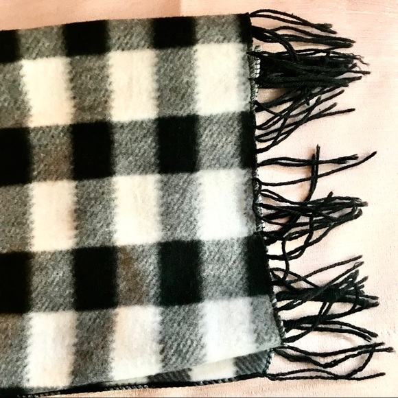 Fiore B&W Plaid Scarf with Fringe - Picture 3 of 3